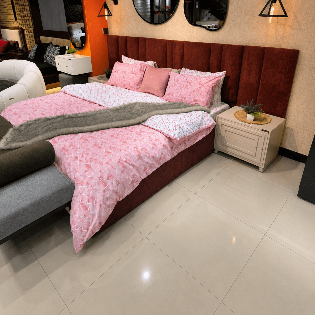 MODERNO - Image 1