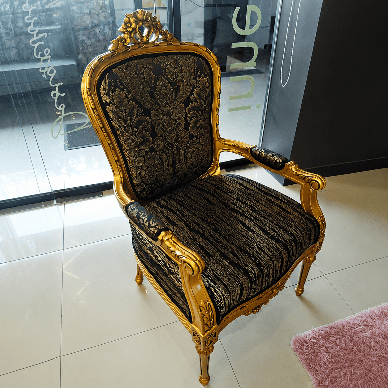 VICTORIAN LUXE - Image 1